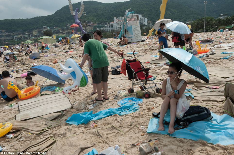 Litter on Chinese beaches 3