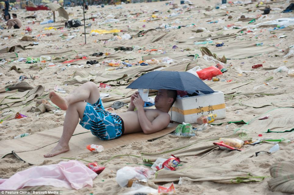 Litter on Chinese beaches 6